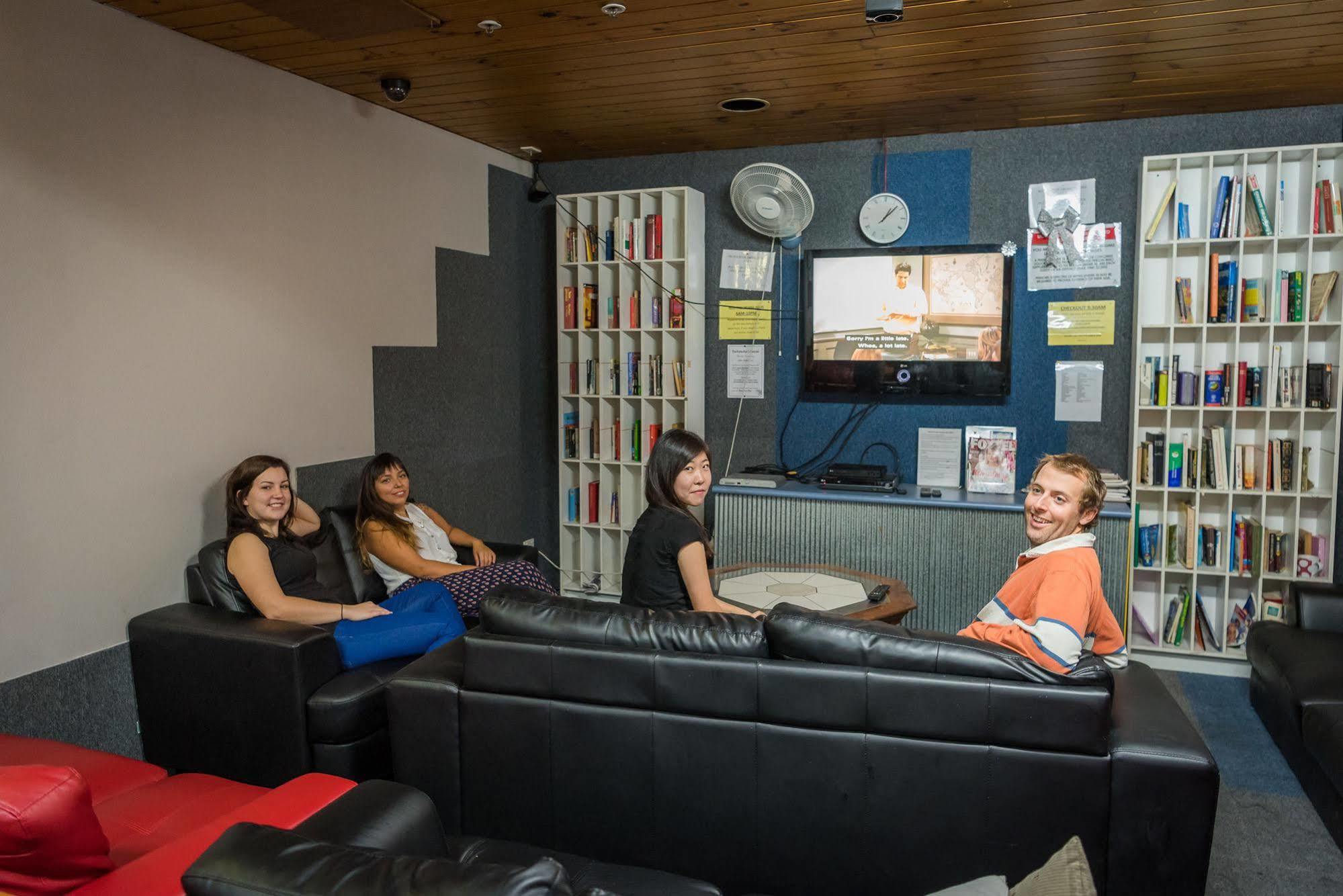 Blue Galah International Backpackers Hostel Adelaide Exterior photo